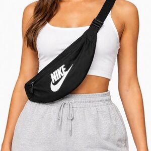 Nike Heritage Waistpack Black Fanny Pack Belt Bag Swoosh Logo